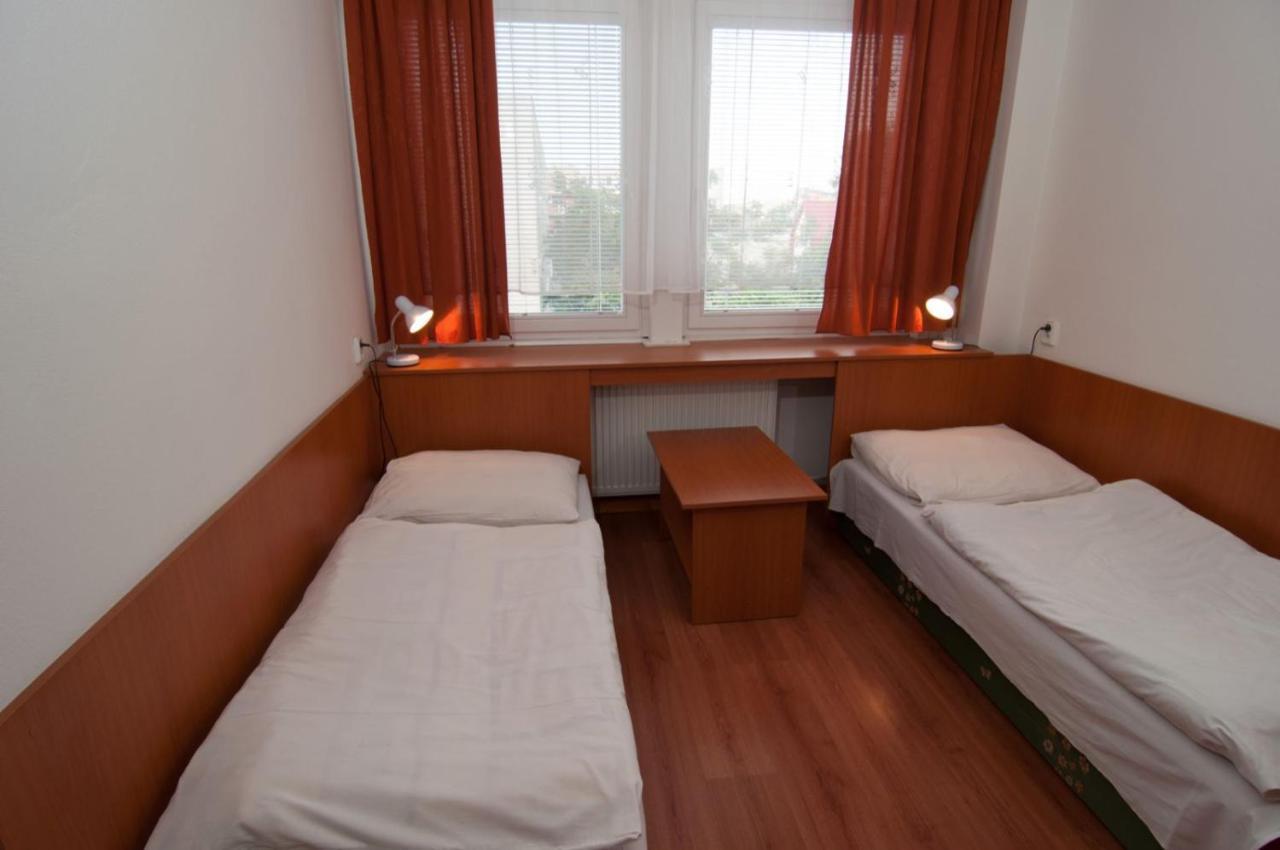 Hotel Avion Bratislava Exterior photo