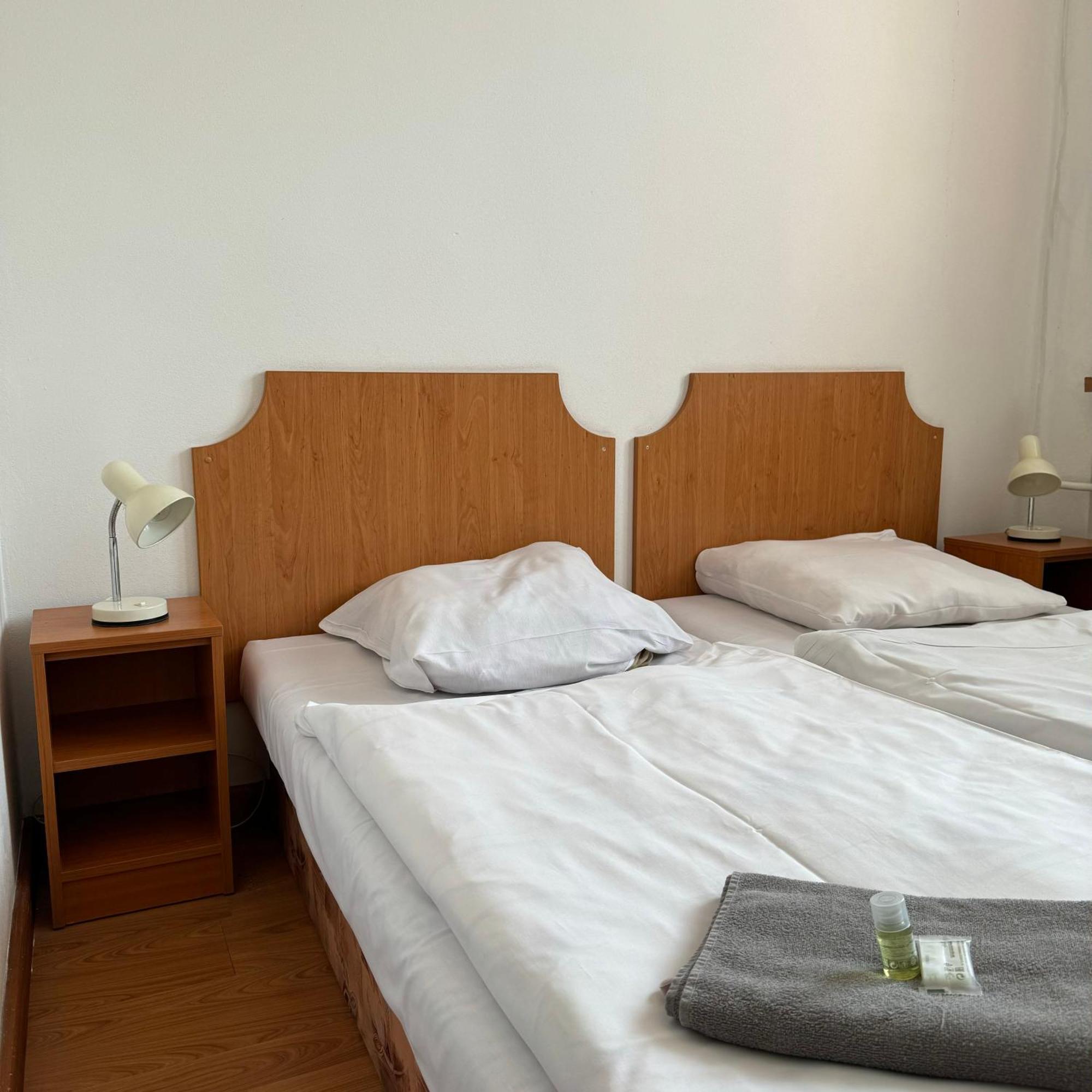 Hotel Avion Bratislava Exterior photo