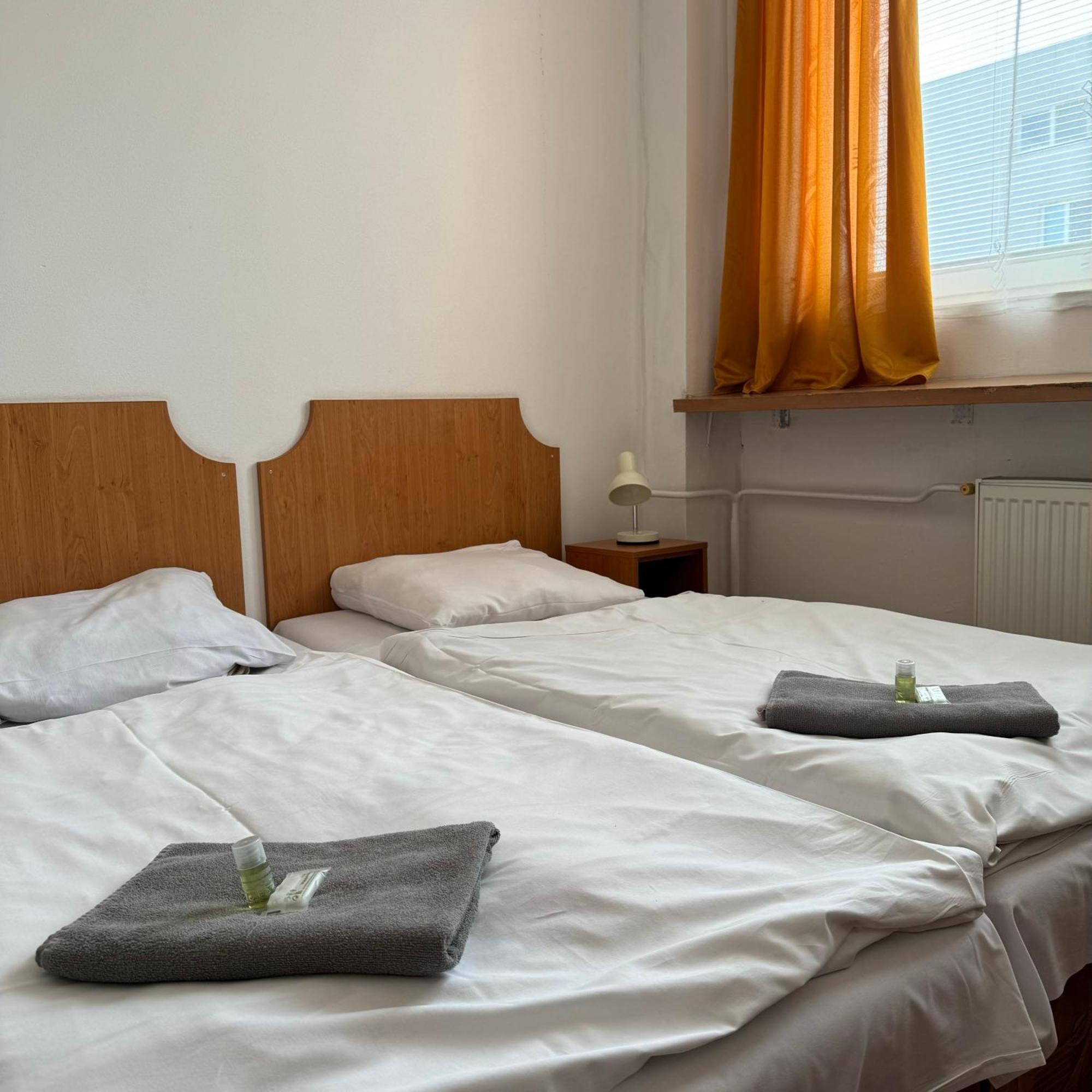 Hotel Avion Bratislava Exterior photo